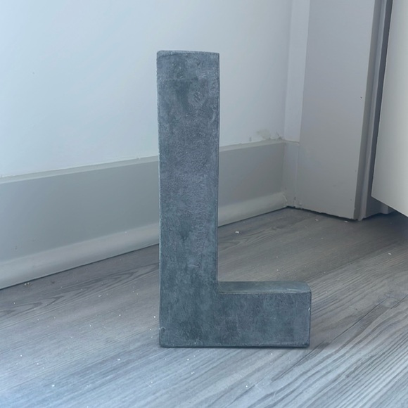 Anthropology Metal L Initial Wall Decoration/Accent - Picture 1 of 4